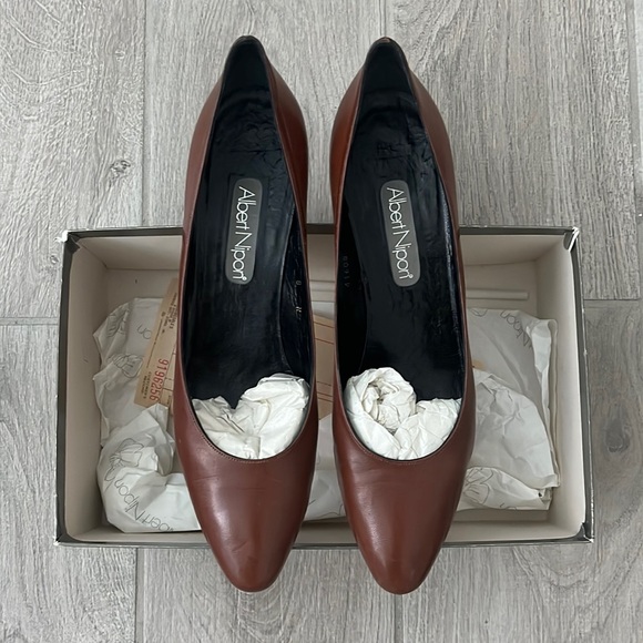 Albert Nipon brown leather heels. Size Women’s 8. - Picture 1 of 10
